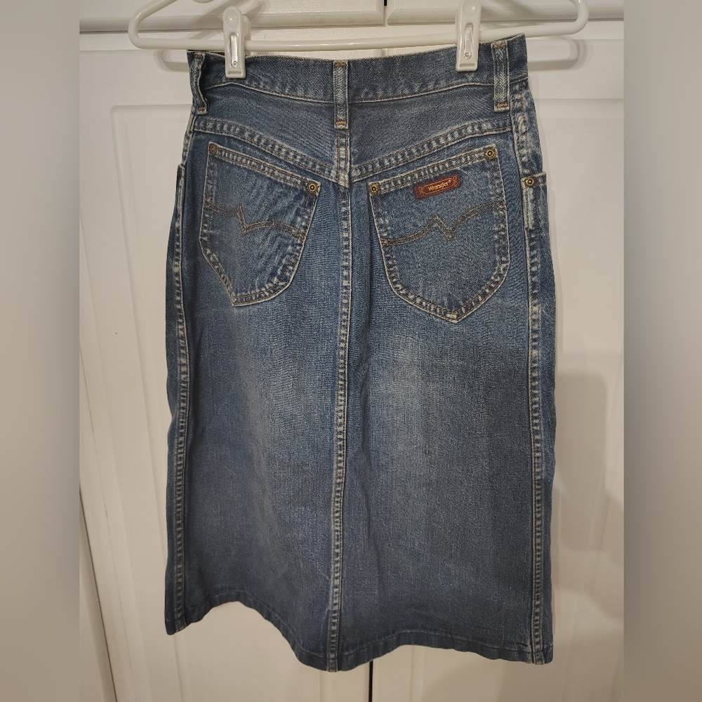 Relaxed Blue Jeans with Natural Fading